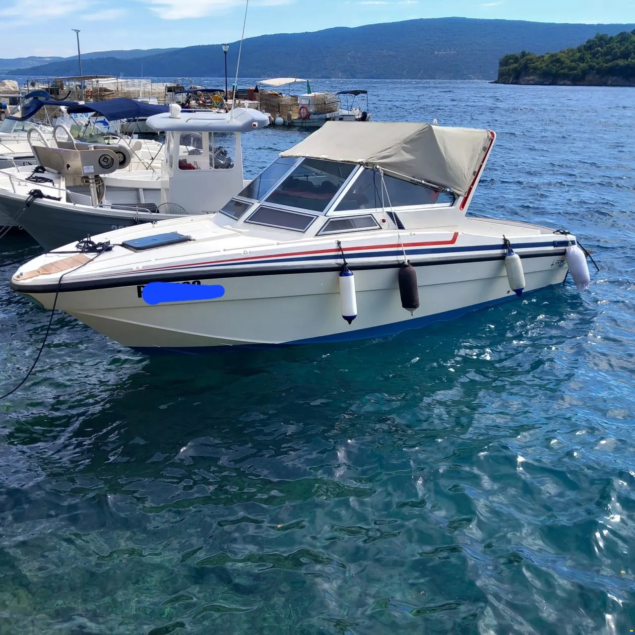 678846-bc3cf8213396f2db737846ce322a528c-x-8104477-04b78b9eee087f3d688042556e20bc4a